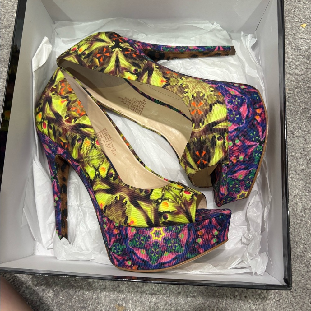 BOUTIQUE 9 CLAUDIUS HEELS MULTI - Picture 1 of 3